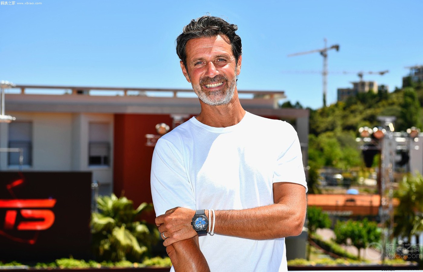 功于他们在 功于他们在