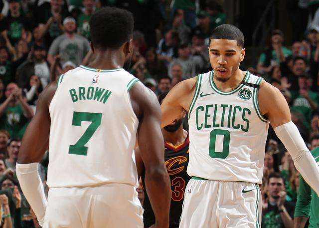 绕一个核心 绕一个核心